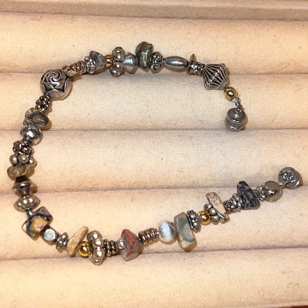 ⭐️Vintage Silver Strand Bracelet With Stones & Gems Magnetic Clasp Closure - Picture 6 of 10
